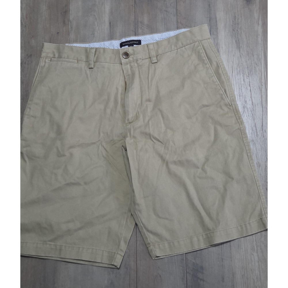 Banana Republic Tan Khaki Chino Shorts Men Sz 33 (10" Inseam)